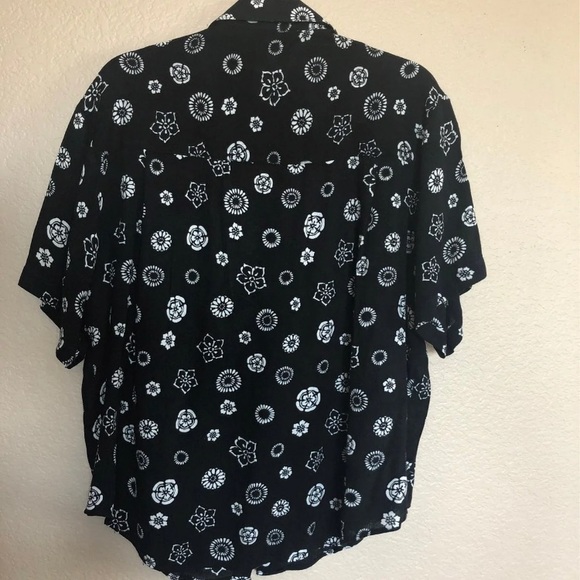 Hawaiian button up shirt - Picture 3 of 4